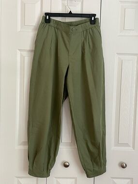 Olive Green Men's Casual Tapered Pants
